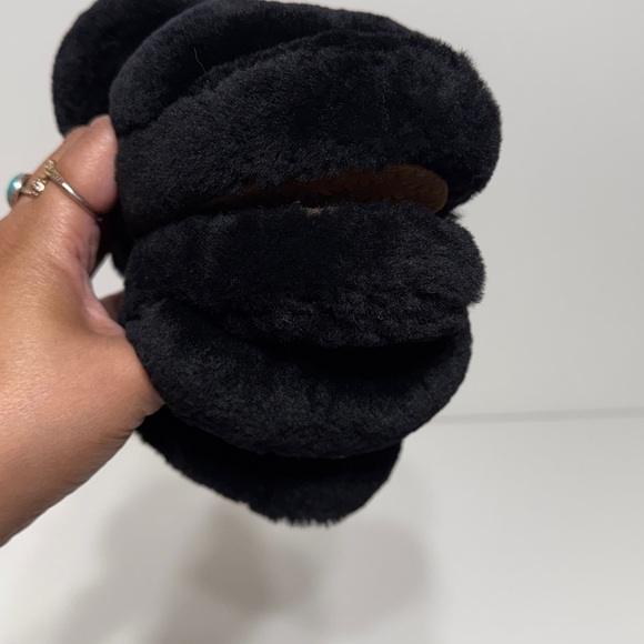 UGG “Oh Yeah” Slide Sandals in Black Sheepskin with an Elastic UGG Logo Strap - Picture 10 of 16